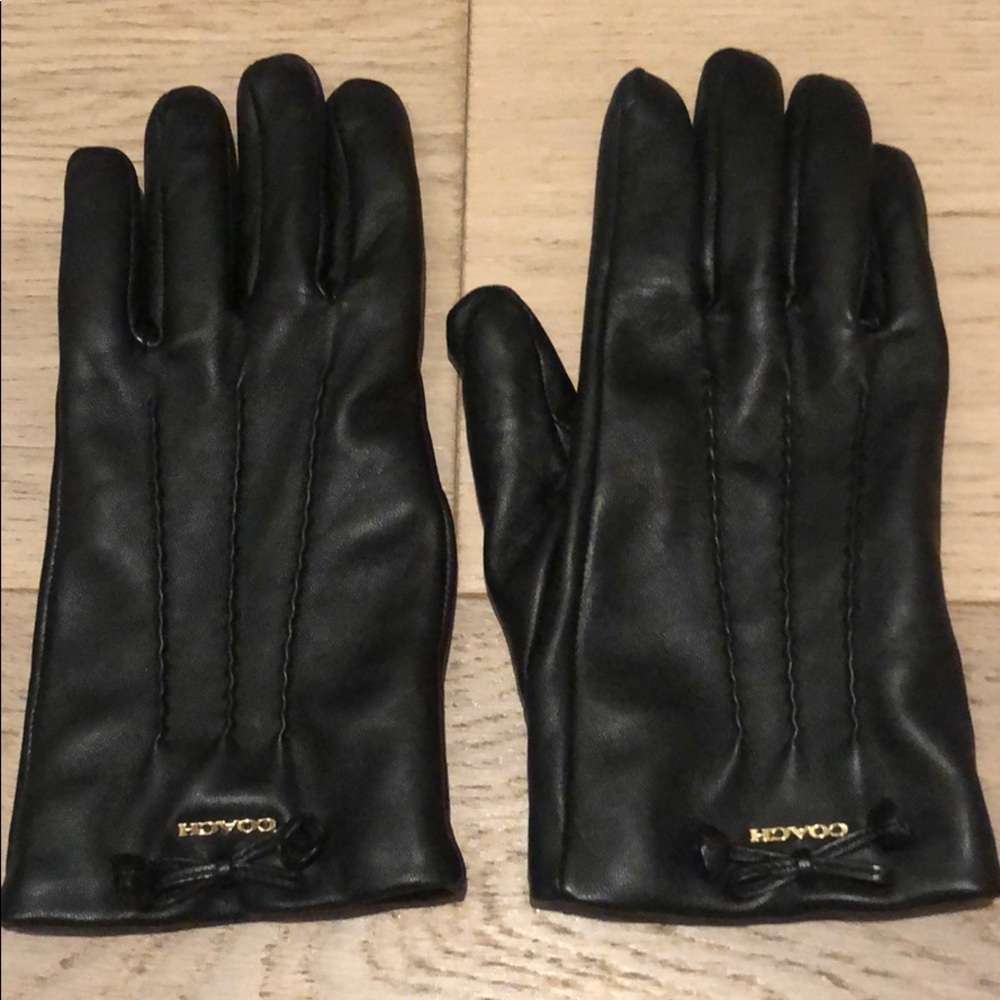 Beautiful leather Coach gloves